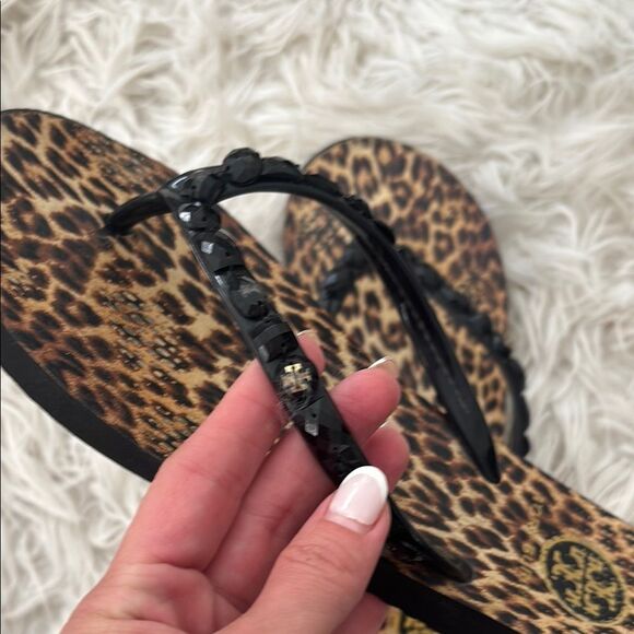 Tory Burch Black and leopard sequin Women's flip flops sz 9 - Picture 3 of 5